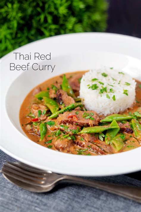 How much fat is in large thai red beef curry with noodles - calories, carbs, nutrition