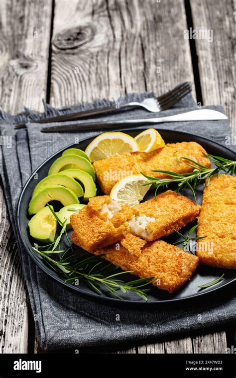 How much fat is in lemon and herb crisp battered pollock - calories, carbs, nutrition