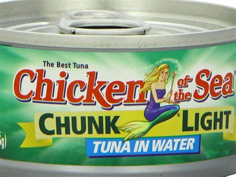 How much fat is in light tuna in water - calories, carbs, nutrition