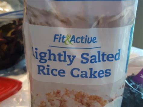 How much fat is in lightly salted rice cakes - calories, carbs, nutrition