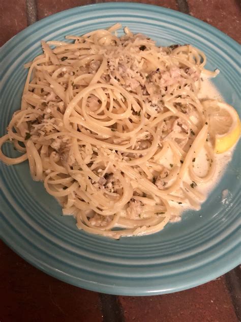 How much fat is in linguine with white clam sauce - calories, carbs, nutrition