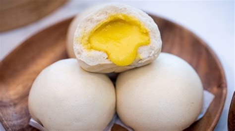 How much fat is in little buns (custard) - calories, carbs, nutrition
