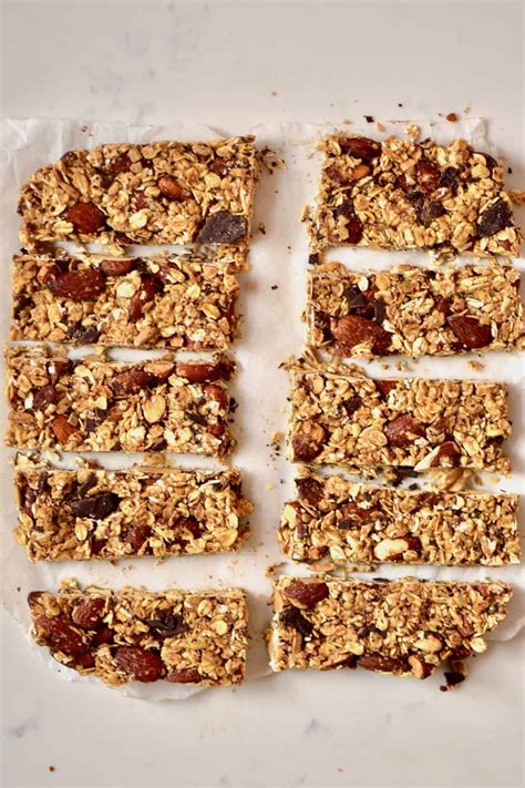 How much fat is in live granola bar - calories, carbs, nutrition