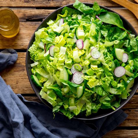 How much fat is in loaded greens salad (24oz) - calories, carbs, nutrition