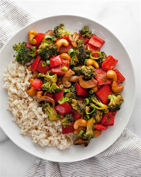 How much fat is in long grain rice and veggie stir fry - calories, carbs, nutrition