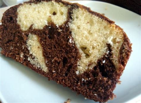 How much fat is in low fat marble cake - calories, carbs, nutrition