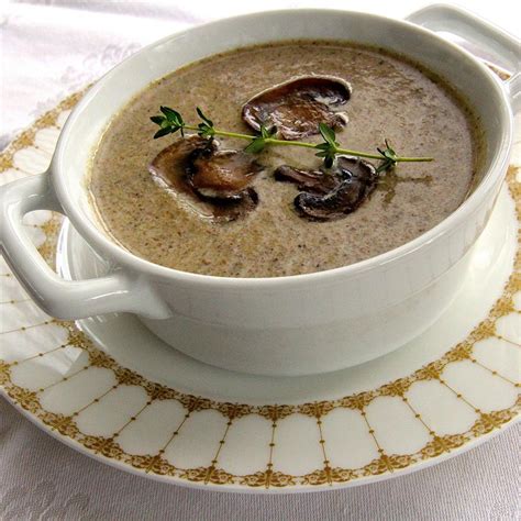 How much fat is in magic mushroom soup - calories, carbs, nutrition