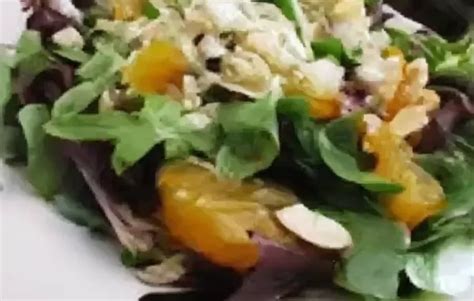 How much fat is in mandrin orange gorgonzola & walnut salad - calories, carbs, nutrition