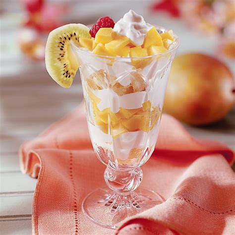 How much fat is in mango parfait - calories, carbs, nutrition