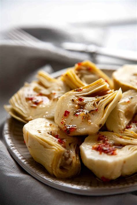 How much fat is in marinated artichoke hearts - calories, carbs, nutrition