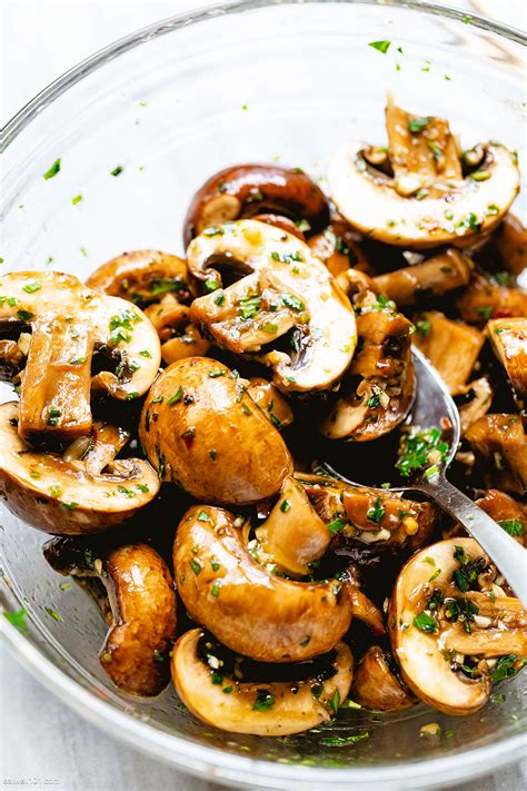 How much fat is in marinated mushroom salad, button mushrooms - calories, carbs, nutrition