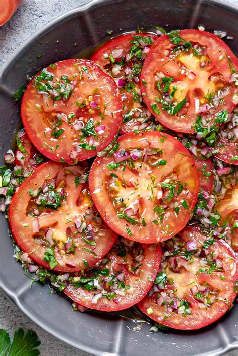 How much fat is in marinated tomato salad - calories, carbs, nutrition