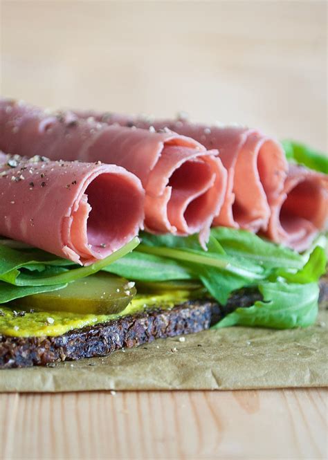 How much fat is in market deli shaved pastrami, gherkins, rocket & mustard mayo bagel - calories, carbs, nutrition