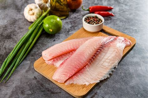 How much fat is in mato-grosso style tilapia - calories, carbs, nutrition