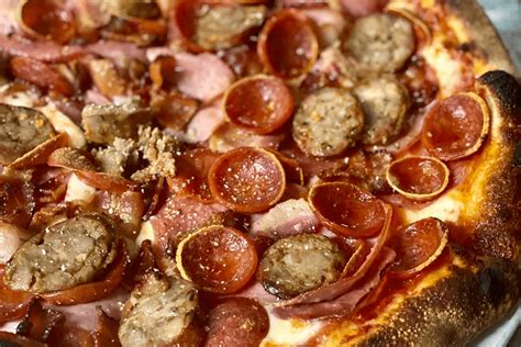 How much fat is in meat lover's pizza (8370.1) - calories, carbs, nutrition