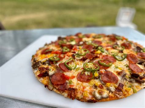 How much fat is in meat lovers pizza (16124.4) - calories, carbs, nutrition