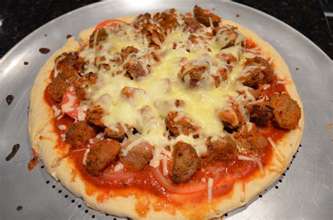 How much fat is in meatball pizza 2 - calories, carbs, nutrition