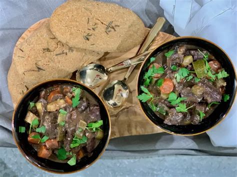 How much fat is in mediterranean beef stew - calories, carbs, nutrition