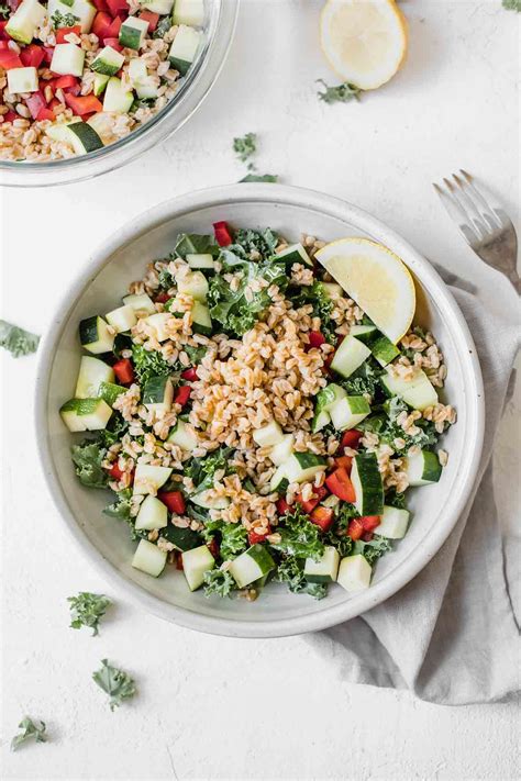 How much fat is in mediterranean farro salad - calories, carbs, nutrition