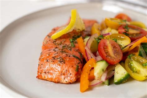 How much fat is in mediterranean grilled salmon - calories, carbs, nutrition