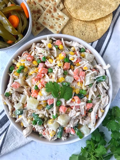 How much fat is in mexican chicken salad - calories, carbs, nutrition