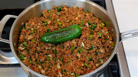 How much fat is in mexican style ground beef - calories, carbs, nutrition