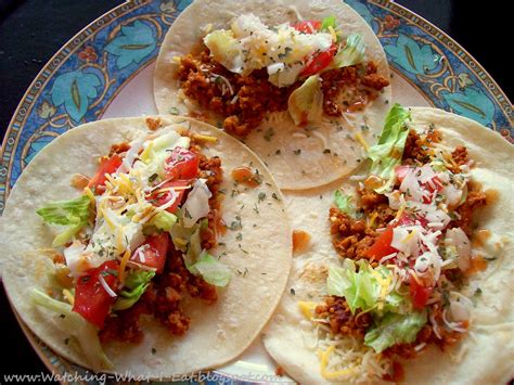 How much fat is in mexican vegetarian soft tacos - calories, carbs, nutrition