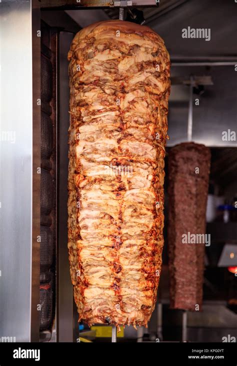 How much fat is in middle eastern gyro - calories, carbs, nutrition