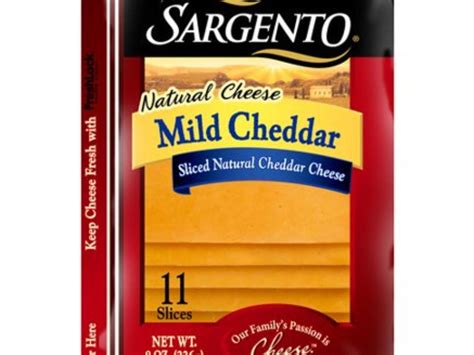 How much fat is in mild cheddar cheese - calories, carbs, nutrition