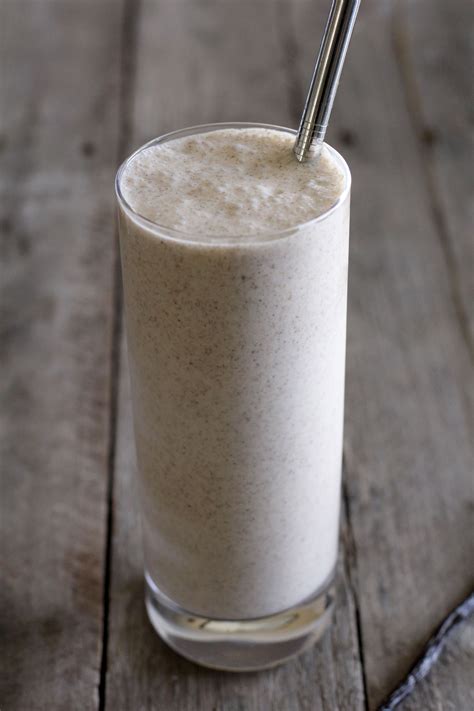 How much fat is in milkshake - vanilla - calories, carbs, nutrition