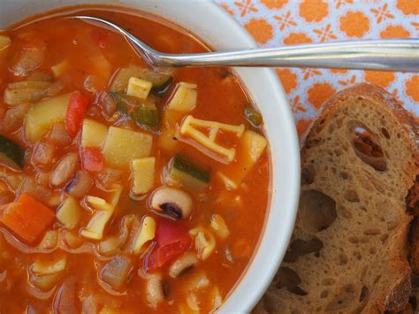 How much fat is in minestrone - calories, carbs, nutrition