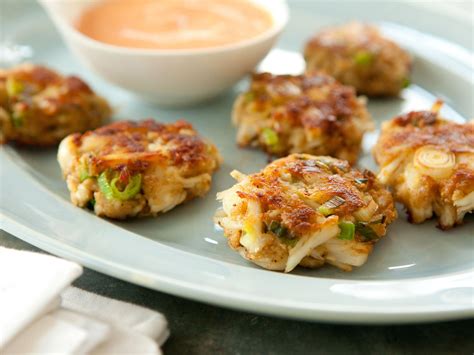 How much fat is in mini crab cakes w/pepper sauce - calories, carbs, nutrition