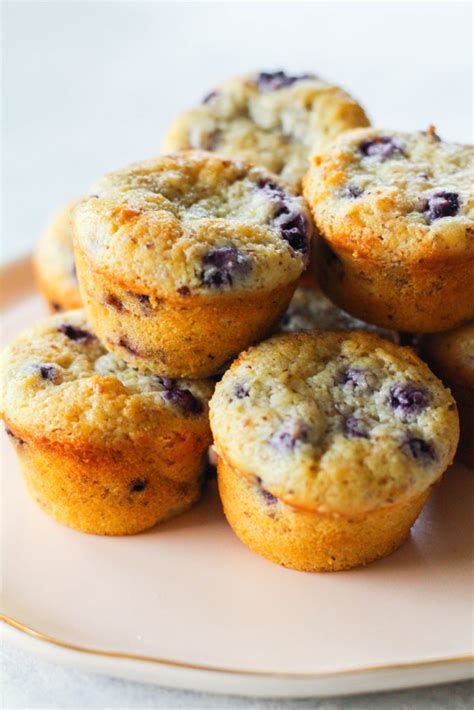 How much fat is in mini muffins blueberry - calories, carbs, nutrition