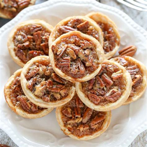 How much fat is in mini pecan pie - calories, carbs, nutrition