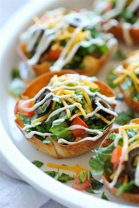 How much fat is in mini taco salad - calories, carbs, nutrition