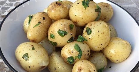 How much fat is in minted new potatoes - calories, carbs, nutrition