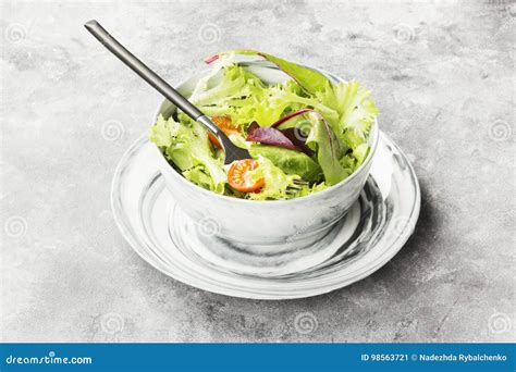 How much fat is in mixed greens with mache - calories, carbs, nutrition