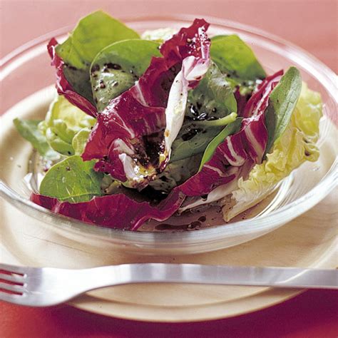 How much fat is in mixed leaf salad - calories, carbs, nutrition