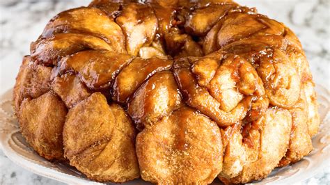 How much fat is in monkey bread - calories, carbs, nutrition