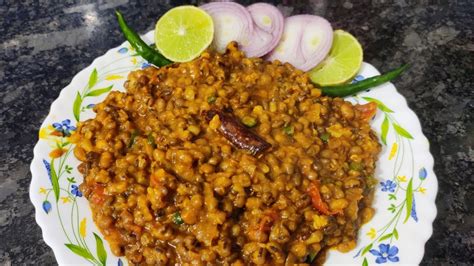 How much fat is in moong dal tarka - calories, carbs, nutrition