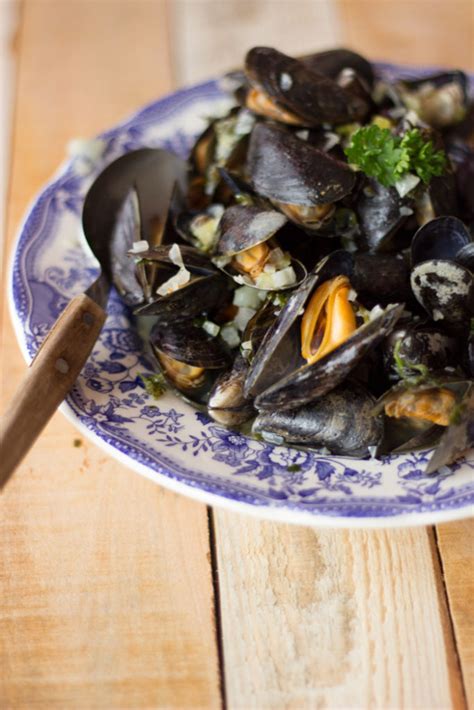 How much fat is in moules mariniere - calories, carbs, nutrition