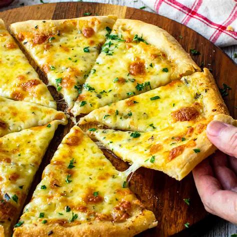 How much fat is in mph garlic pizza - calories, carbs, nutrition