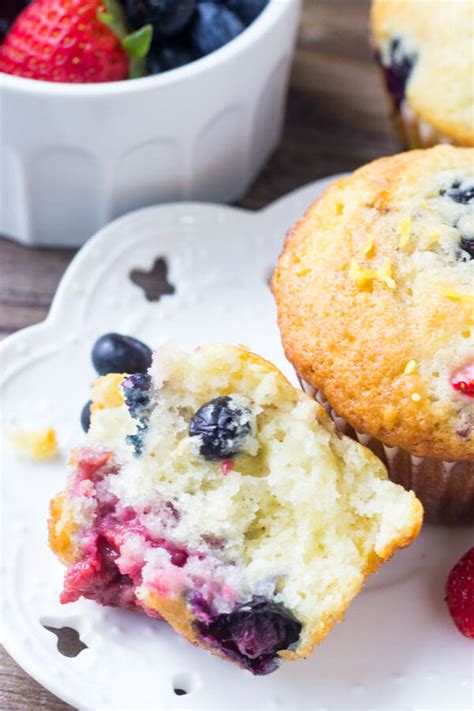 How much fat is in muffin supreme triple berry conv - calories, carbs, nutrition