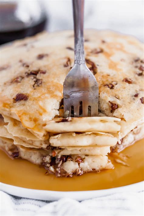 How much fat is in multigrain pancakes with pecans - calories, carbs, nutrition