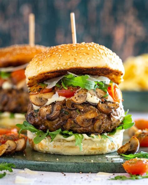 How much fat is in mushroom burger on white bun - calories, carbs, nutrition