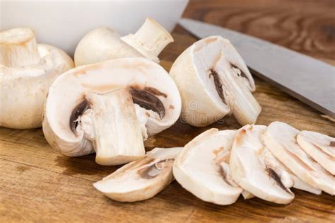 How much fat is in mushroom button roasted halved 1 oz - calories, carbs, nutrition