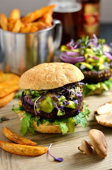 How much fat is in mushroom umami burger (90096.0) - calories, carbs, nutrition