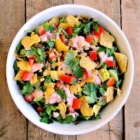 How much fat is in nachos salad - calories, carbs, nutrition