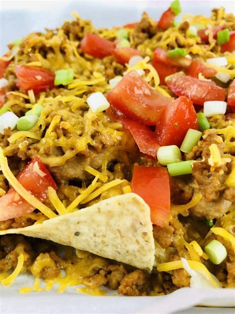 How much fat is in nachos supreme with beef - calories, carbs, nutrition