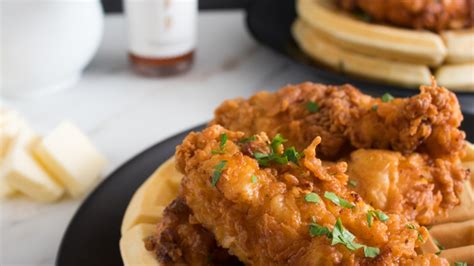 How much fat is in nashville style spicy fried chicken and waffles - calories, carbs, nutrition